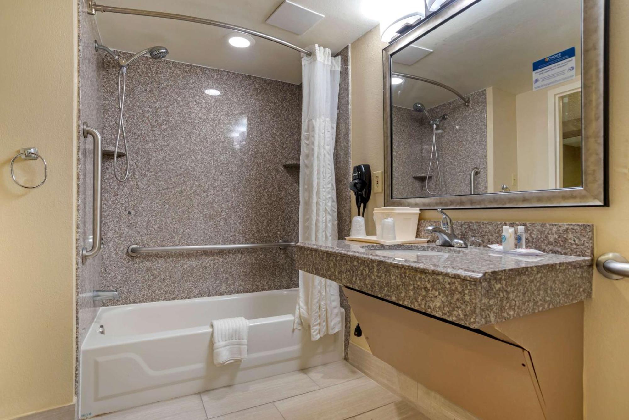 באטון רוז' Comfort Inn University Area מראה חיצוני תמונה